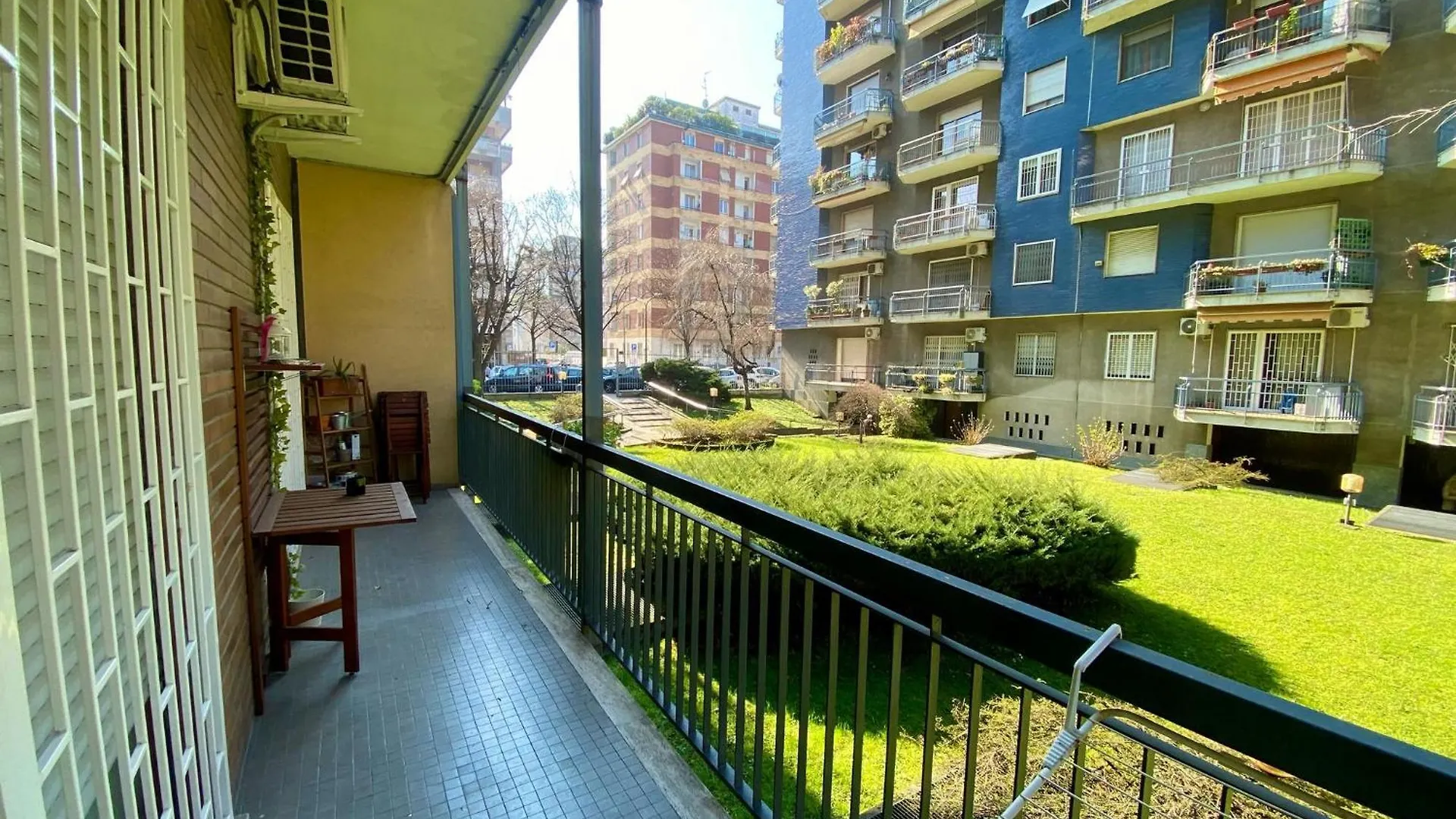 M1 Gambara Balcony Studio Milano İtalya